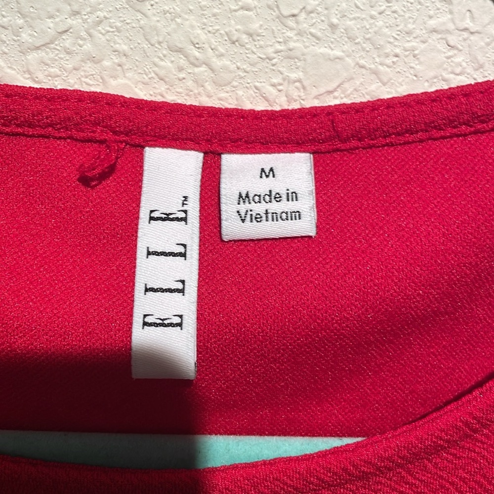 Elle Blouse - Picture 2 of 6